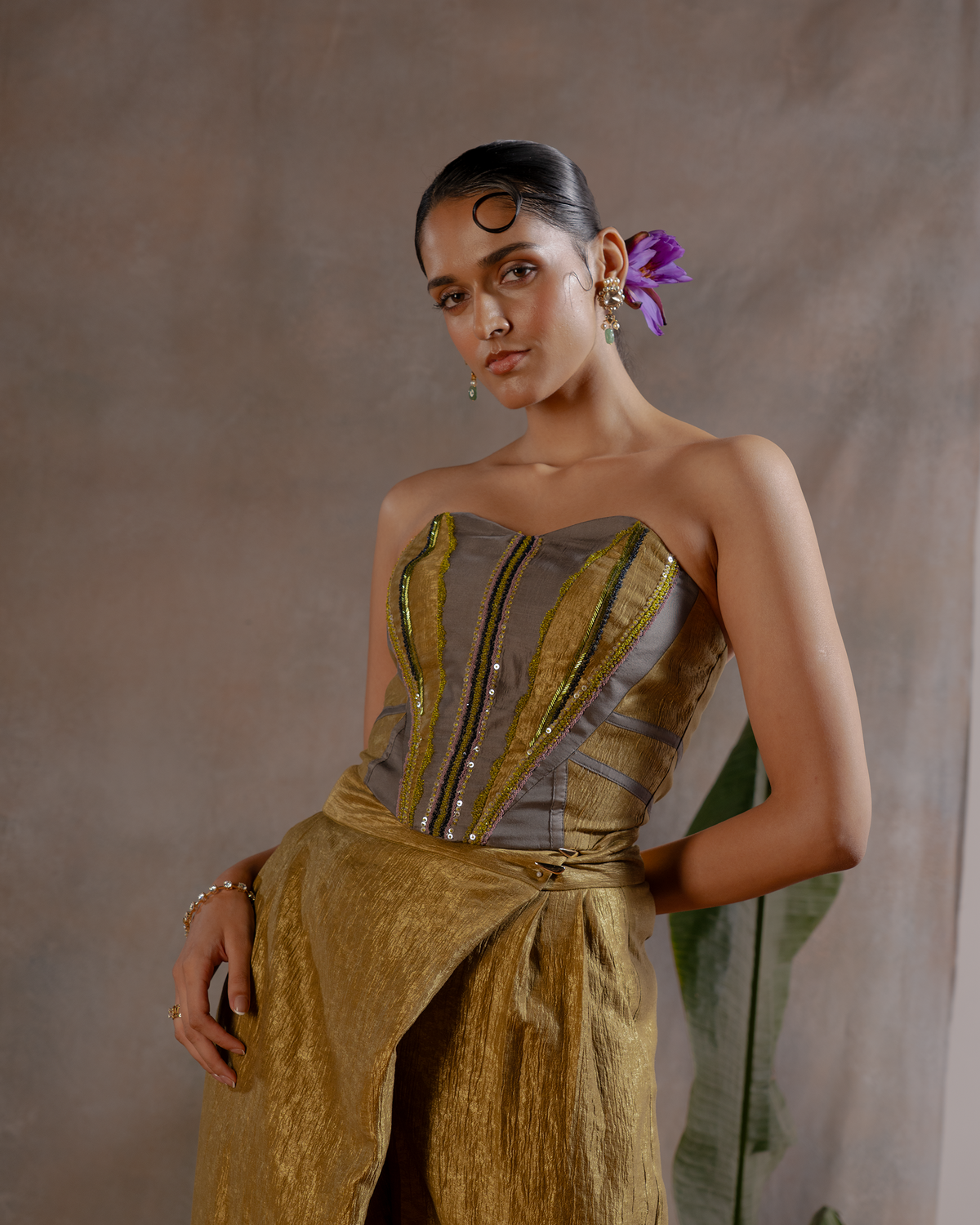 GOLDEN SHINE CORSET