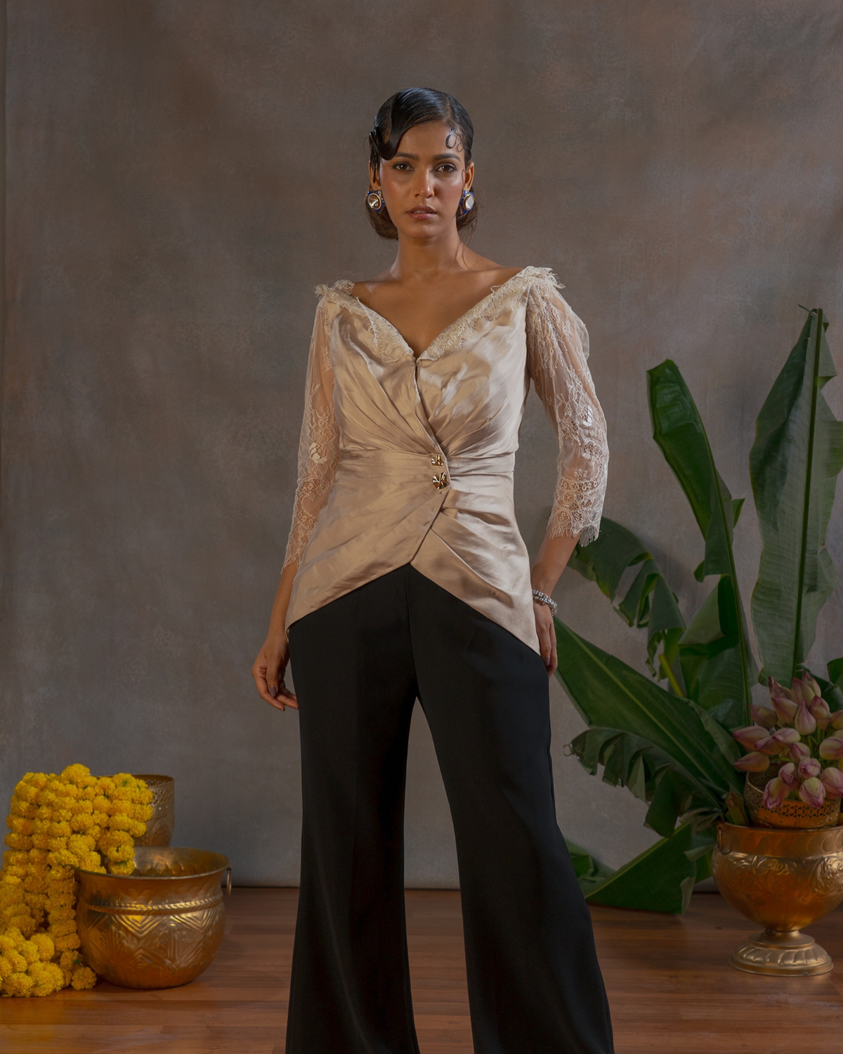 PEARL ELEGANCE TOP